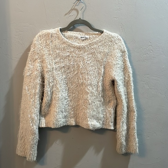 BB Dakota Oatmeal Get A Crew Eyelash Crop Sweater - Picture 5 of 5
